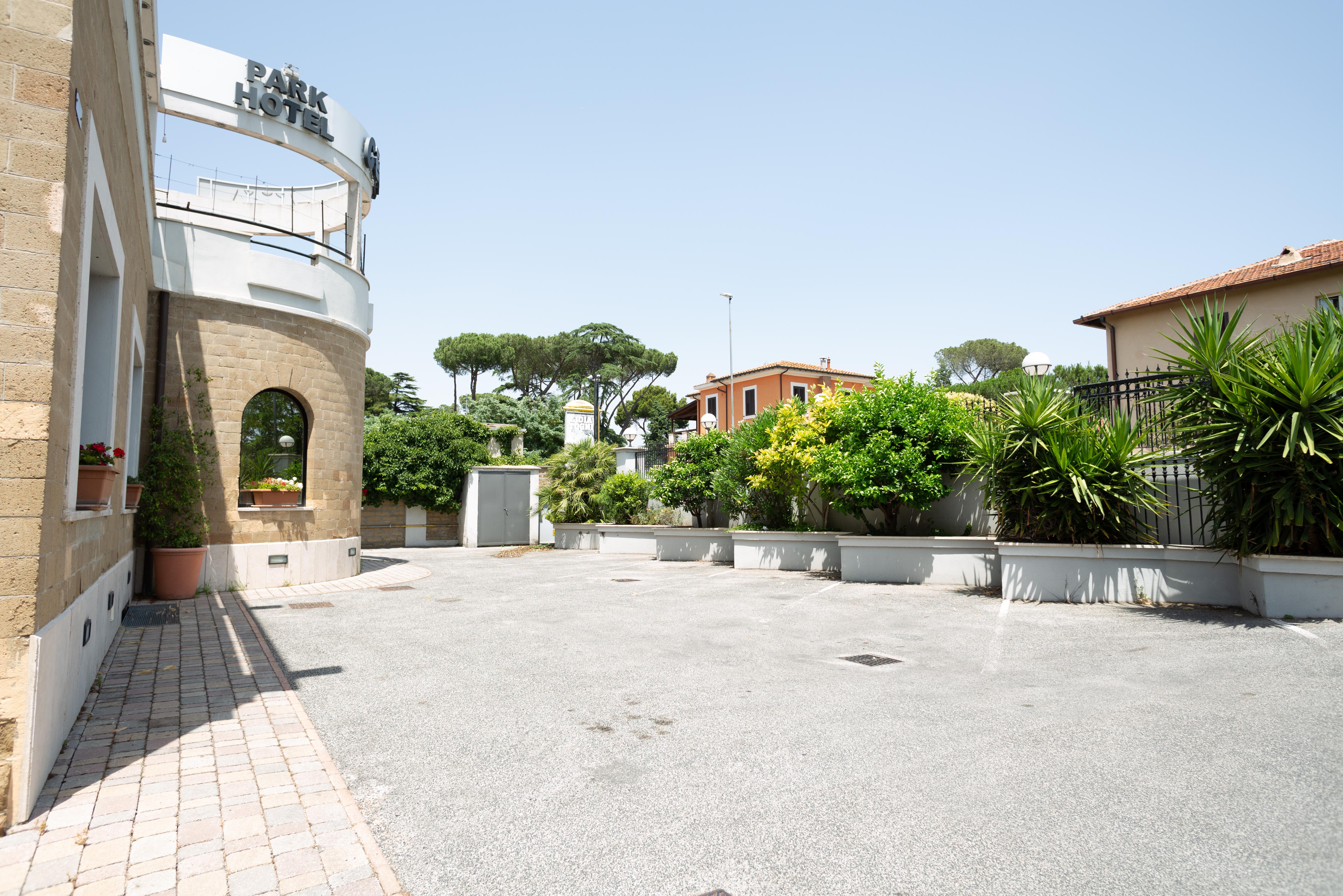 Cervara Park Hotel Rome Bagian luar foto