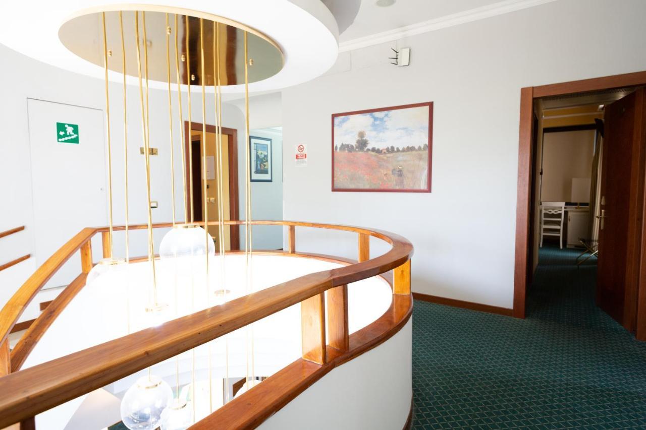 Cervara Park Hotel Rome Bagian luar foto