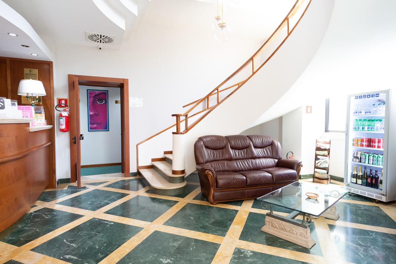 Cervara Park Hotel Rome Bagian luar foto