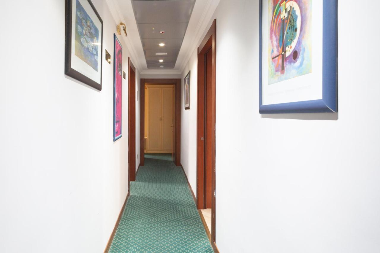 Cervara Park Hotel Rome Bagian luar foto