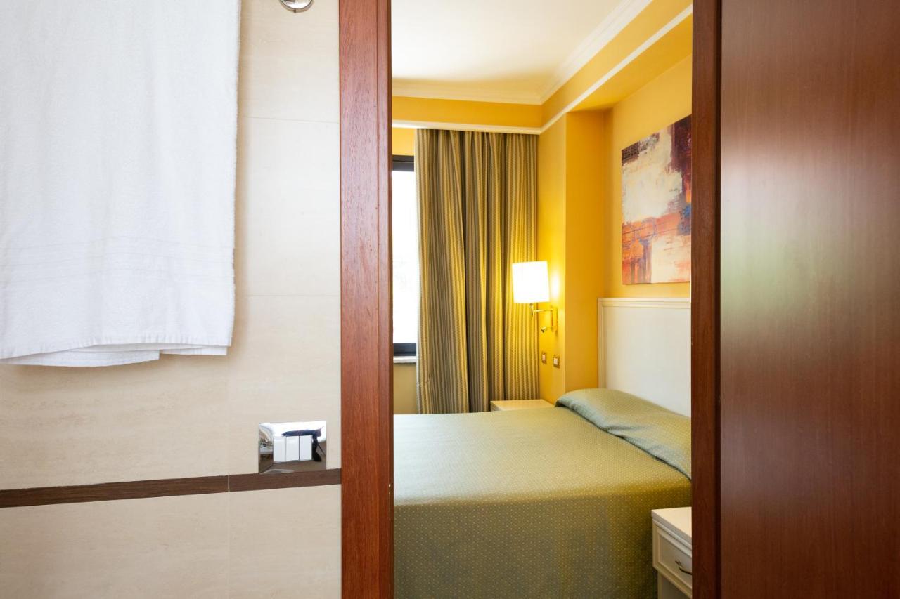 Cervara Park Hotel Rome Bagian luar foto