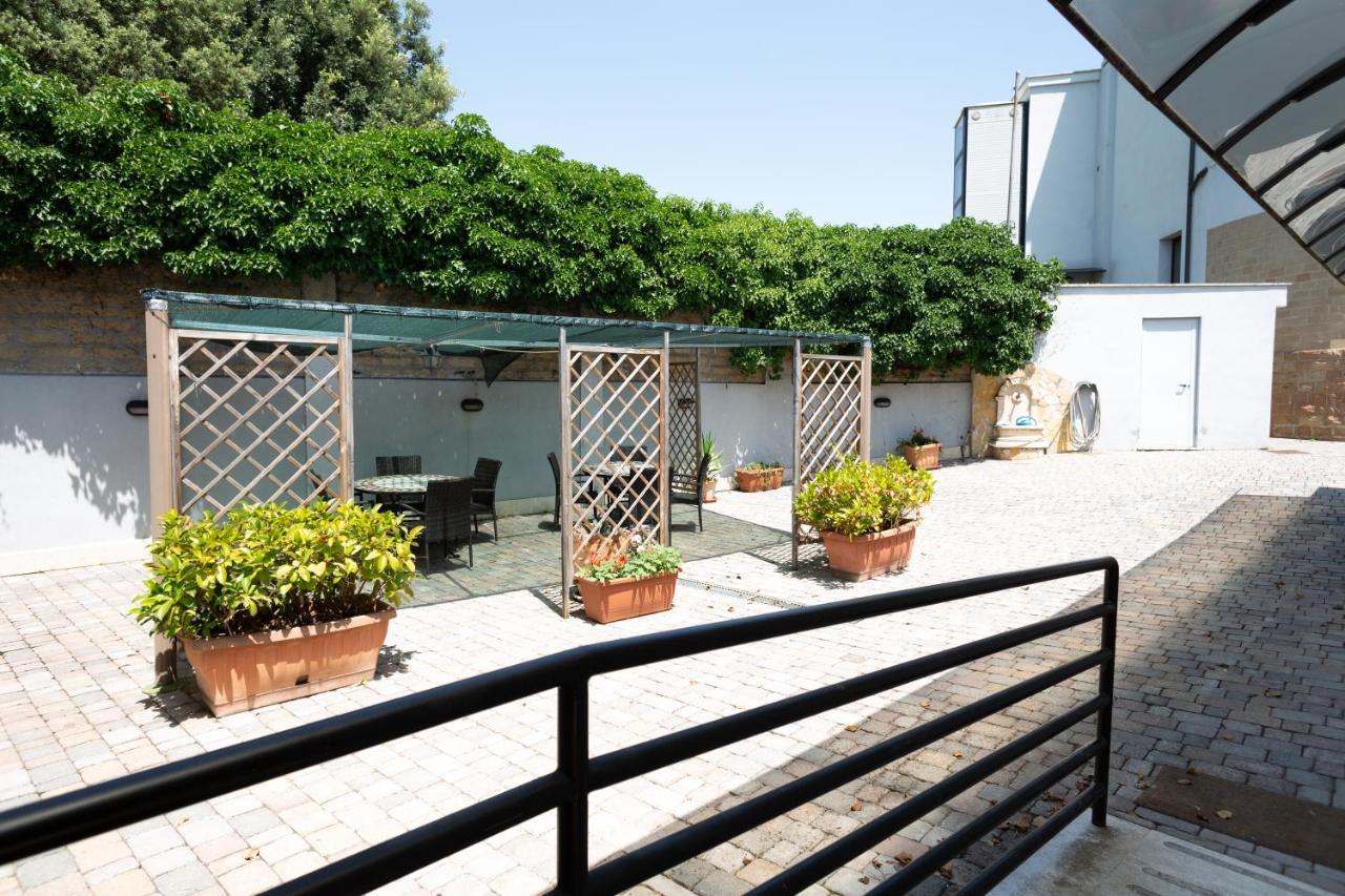 Cervara Park Hotel Rome Bagian luar foto